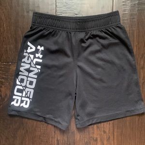 Under Armor Boys Shorts Size 5
